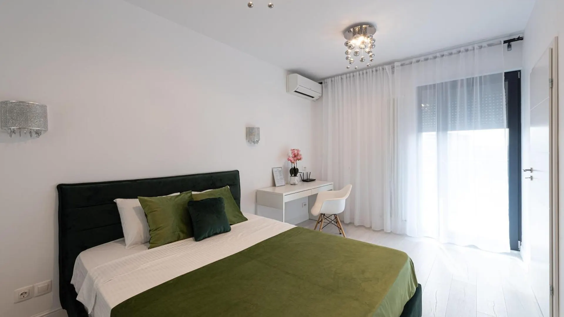 Smile Apartments Bucarest 0*,