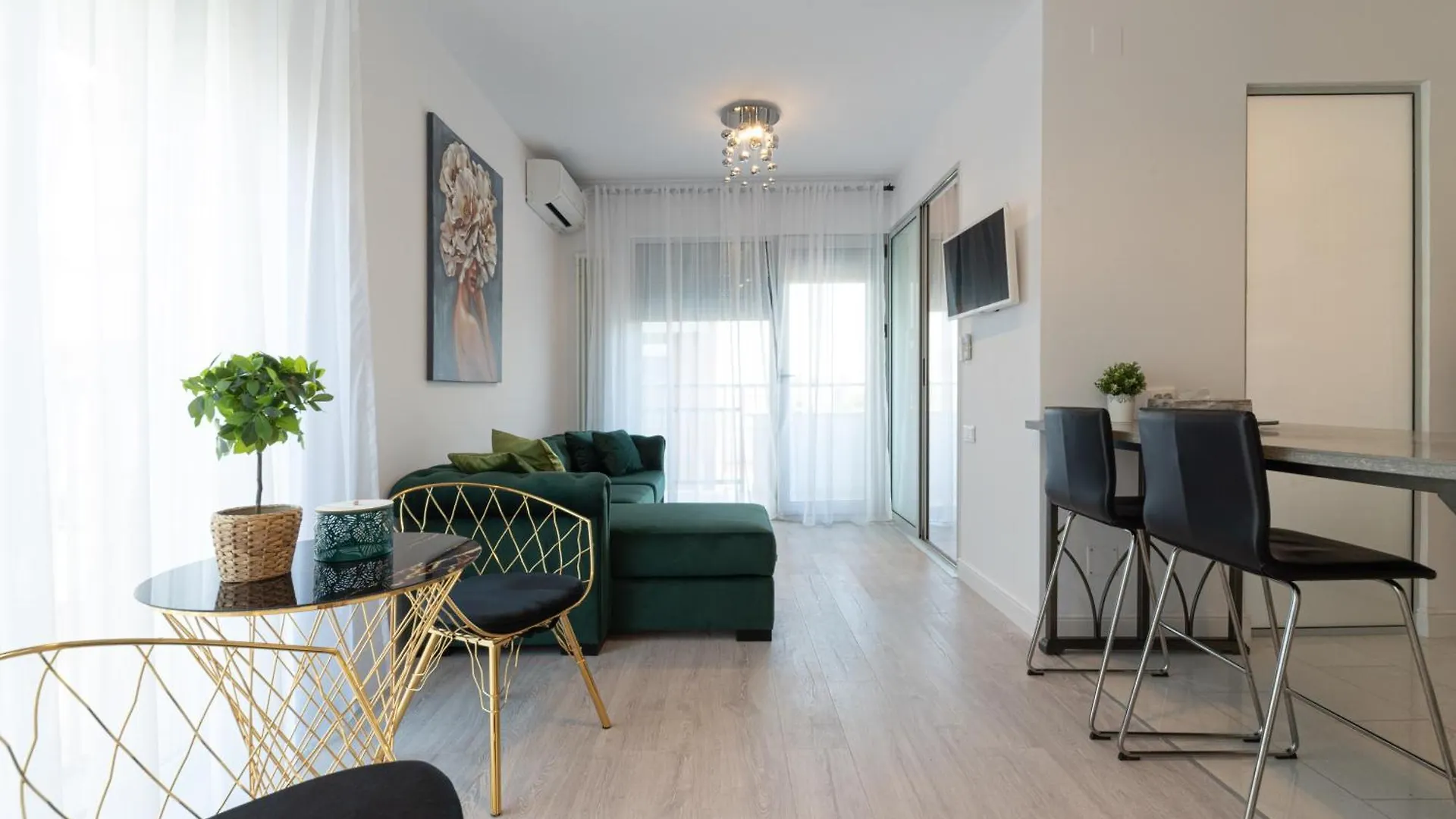 Smile Apartments Bucharest 0*,  Romania
