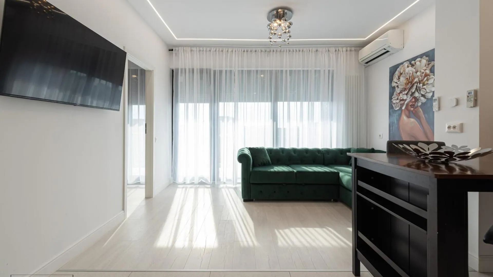 Smile Apartments Bucharest 0*,