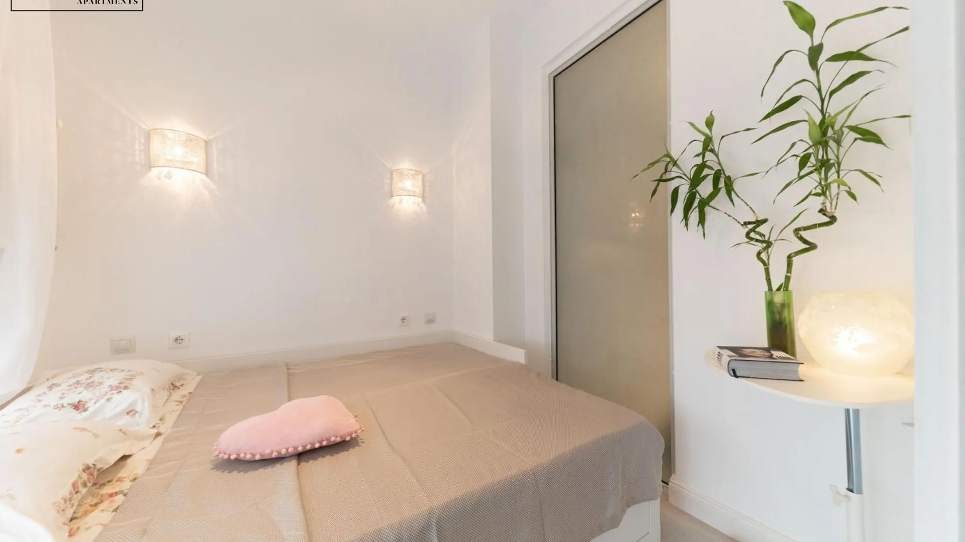 Smile Apartments Bucharest 0*,